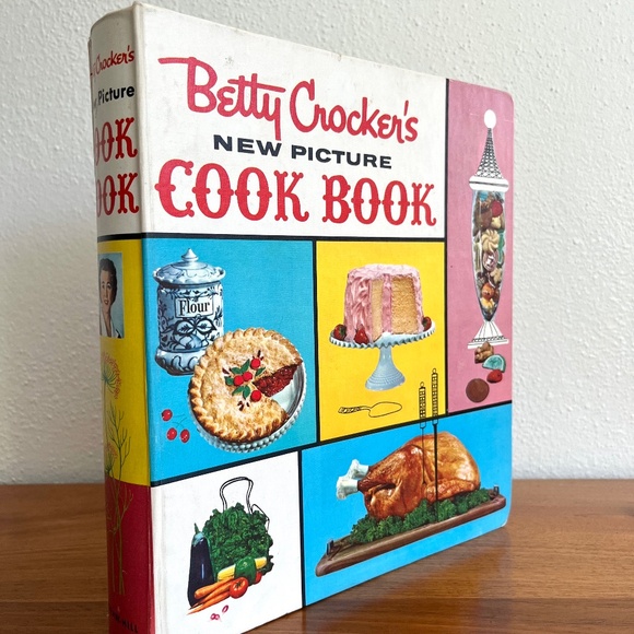 Betty Crocker's New Picture Cook Book 1st Ed 1961 Cookbook Binder Hardcover - Picture 4 of 14